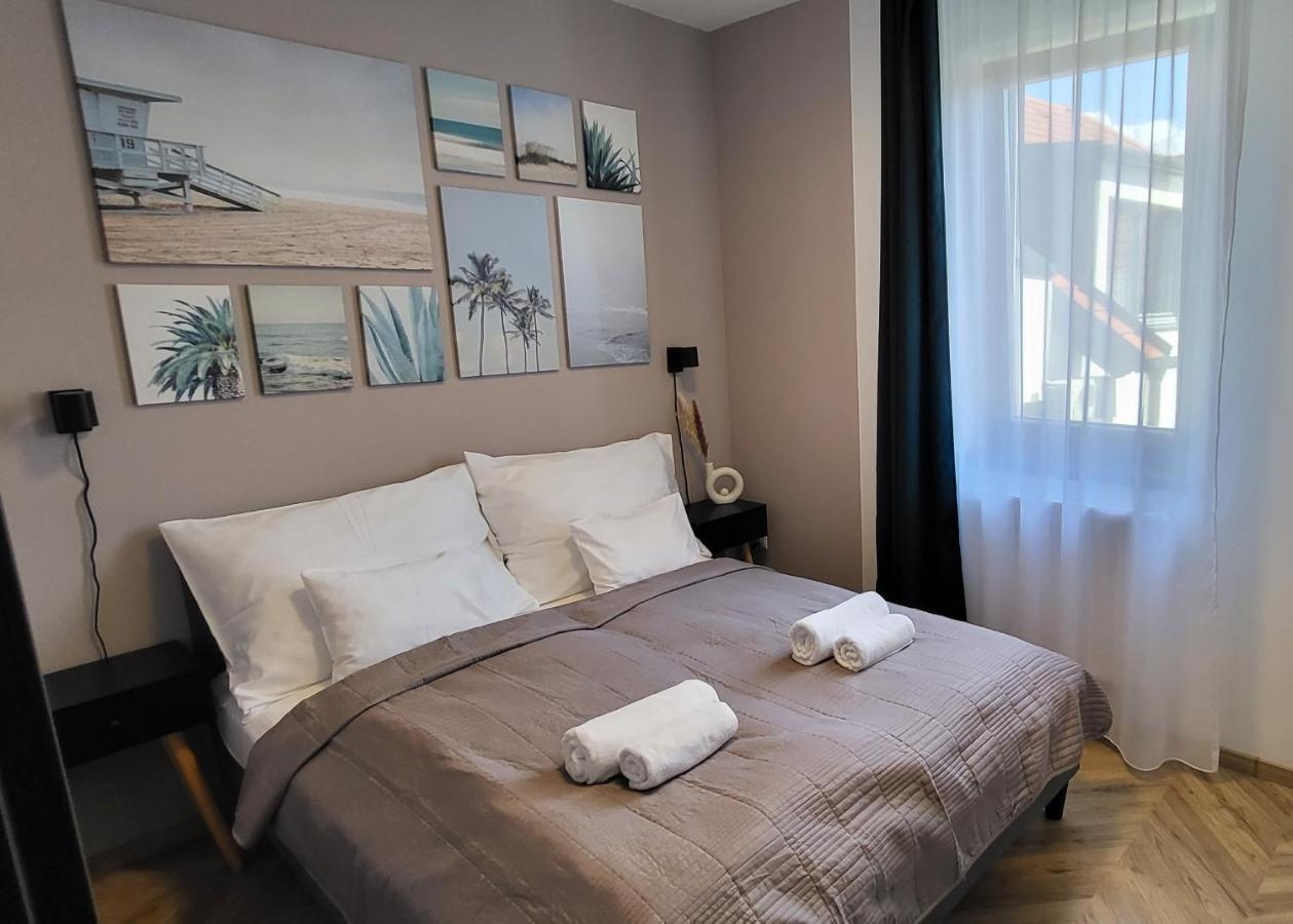 Dotis Apartman Tata Exteriör bild